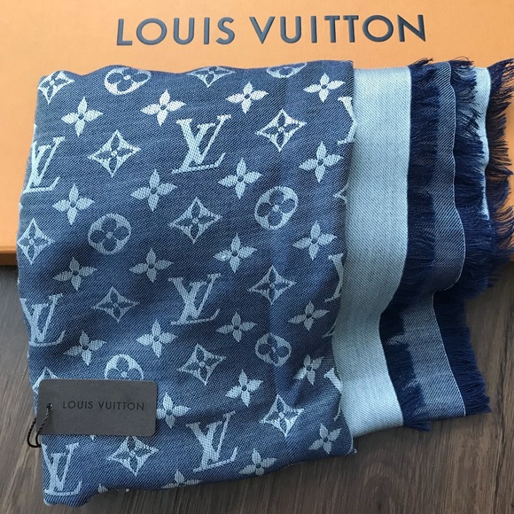 louis vuitton scarf authentic